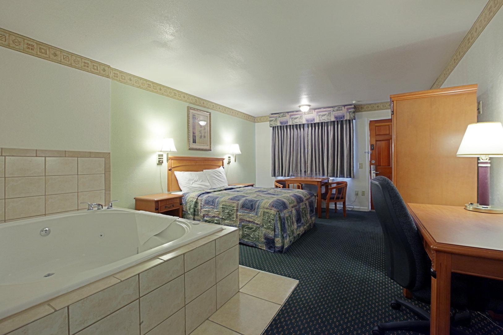 Journey Inn Woodland Bagian luar foto
