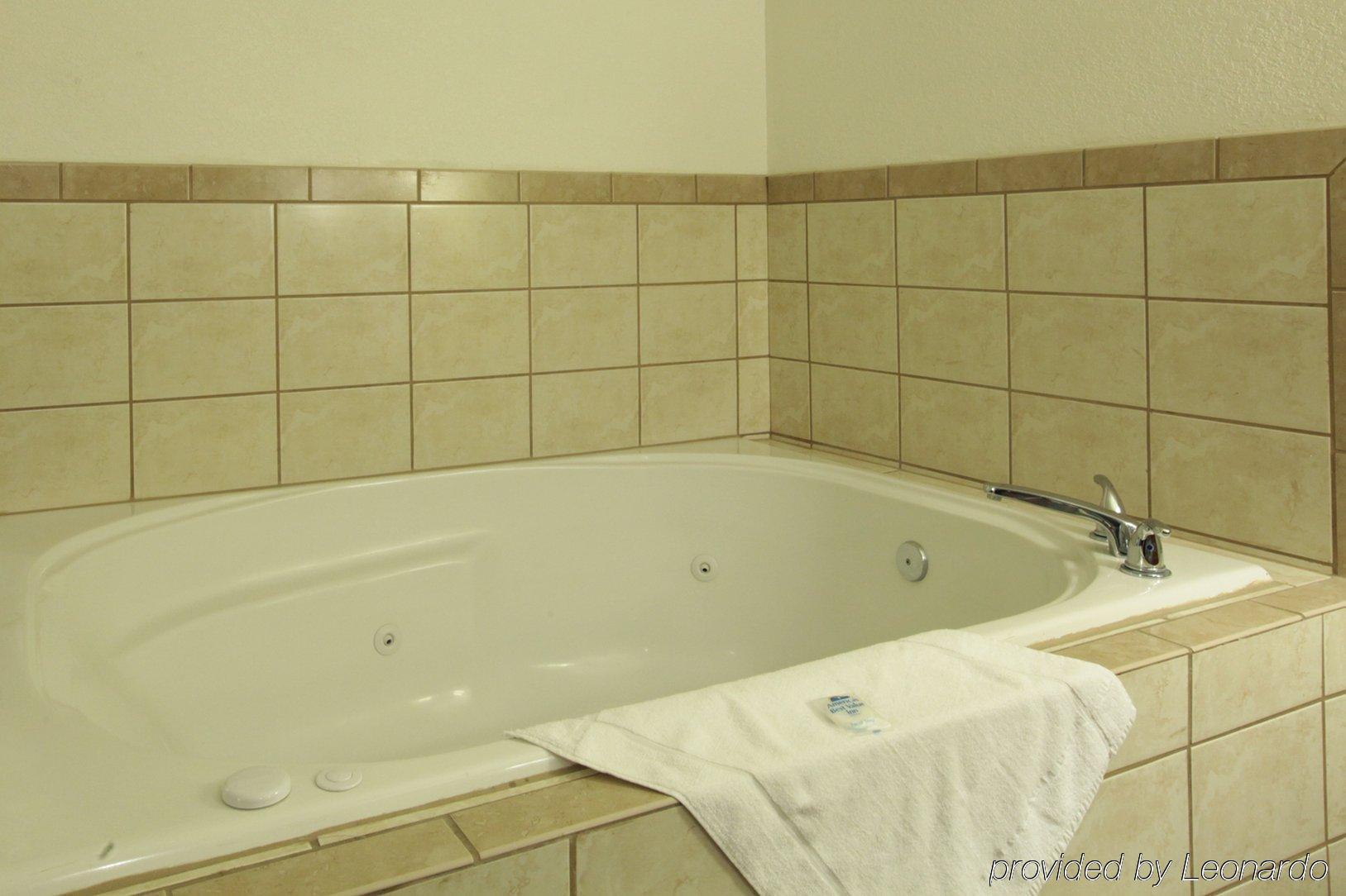 Journey Inn Woodland Bagian luar foto