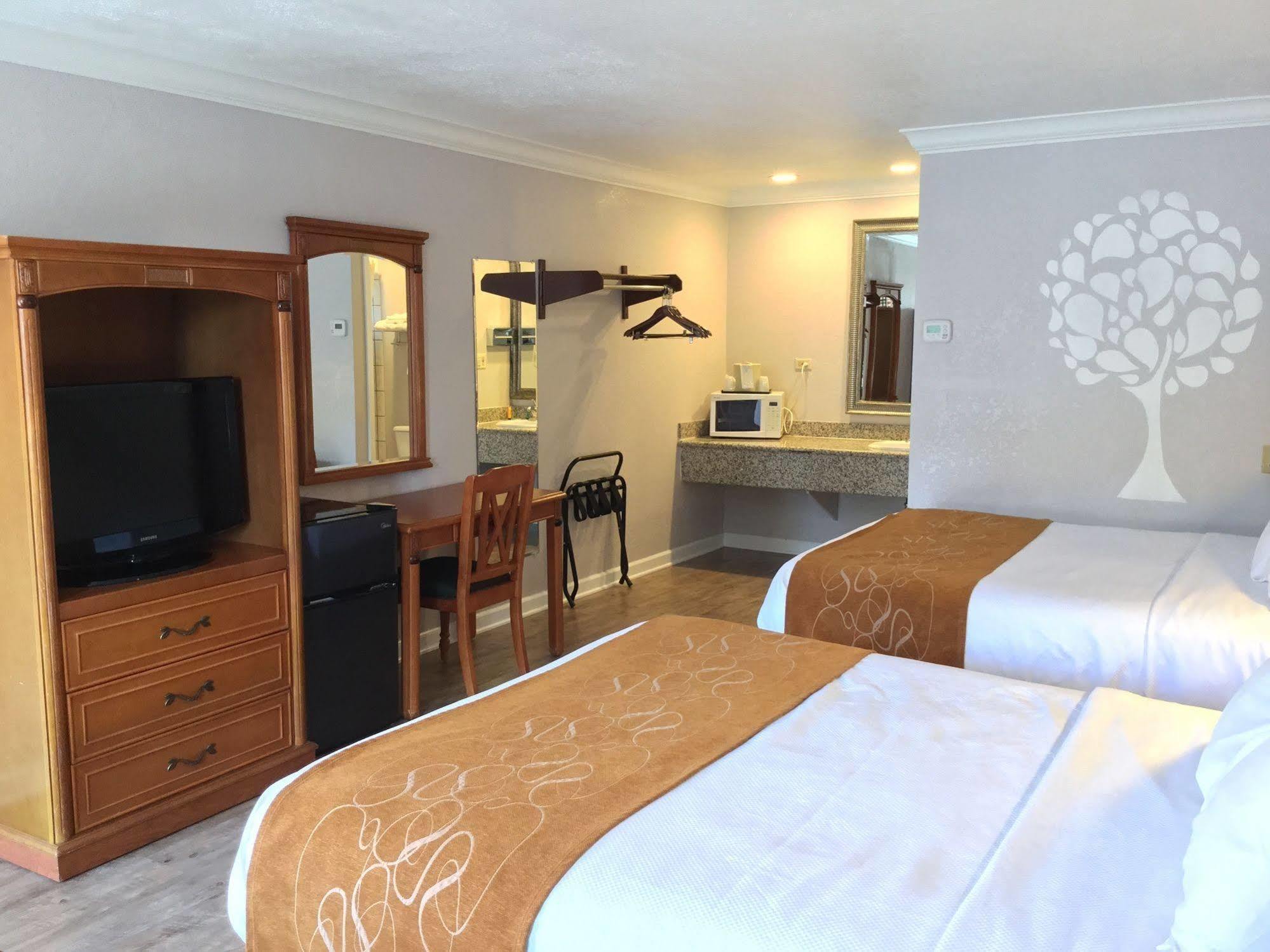 Journey Inn Woodland Bagian luar foto